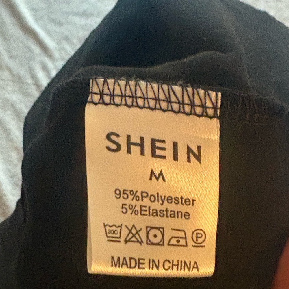 NWOT SHEIN Mama Women’s Black Tee with Checkered Graphic Medium - Picture 5 of 5